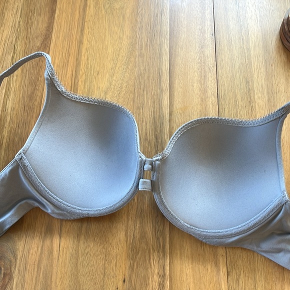 3 body by Victoria secret bras size 32 DD - Picture 7 of 8